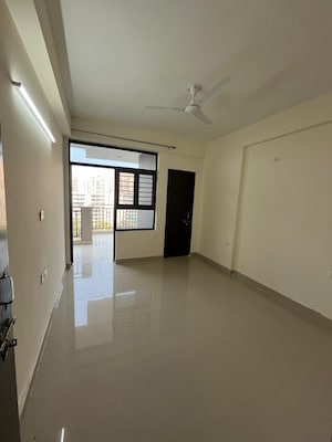 Room in 3 BHK Apartment at Amolik Sankalp, Sector 85 – for Rent
