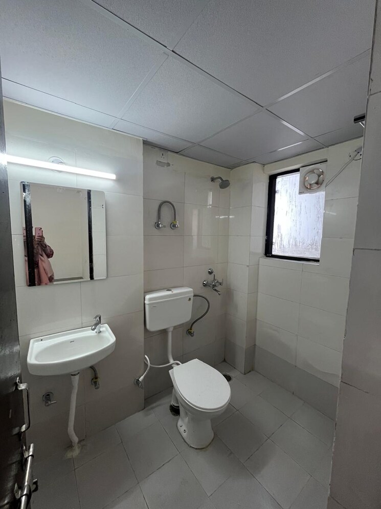 Master Bedroom, amolik-sankalp 3 Bedroom 815 Sq.Ft. Apartment In Sector 85 Faridabad 9240324