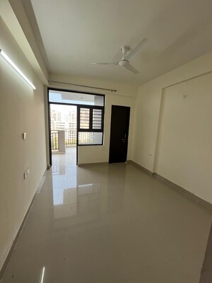 Room in 3 BHK Apartment at Amolik Sankalp, Sector 85 – for Rent