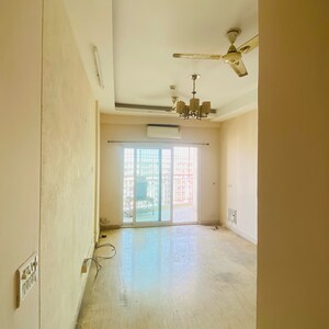 2.5 BHK Apartment For Rent in Mahagun Moderne, Sector 78