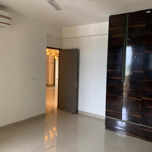 Room in 3 BHK Apartment at Emaar Emerald Floors Premier, Sector 65 – for Rent
