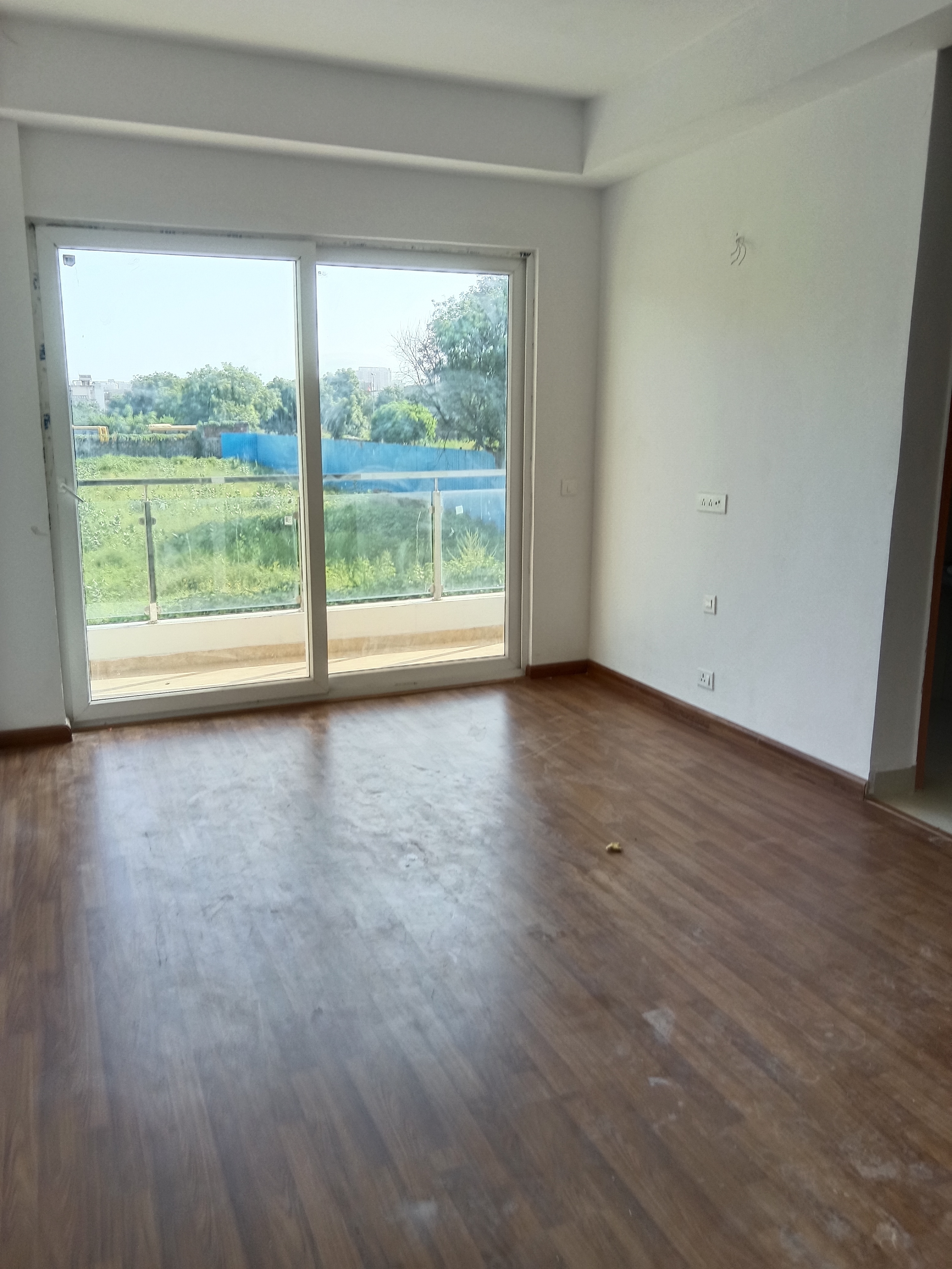4 BHK + Servant Room,Extra Room Apartment For Rent in SS Linden