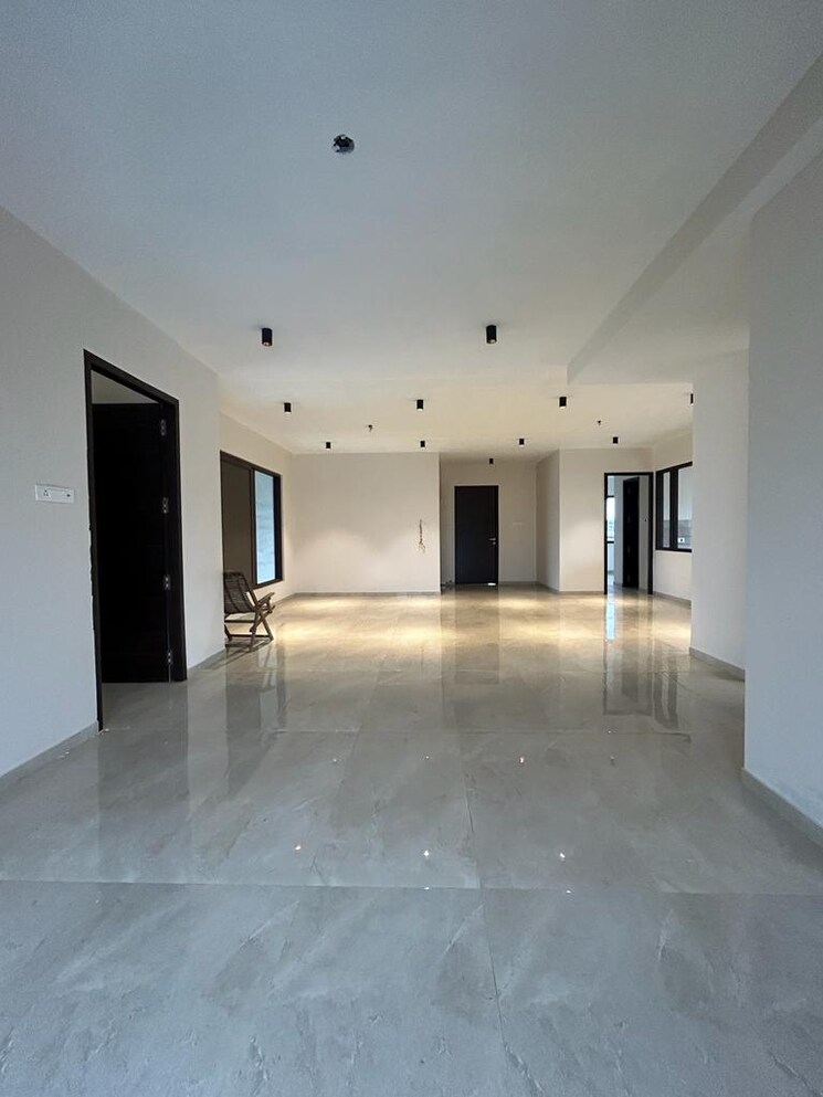 Room, lake-front-solitaire 3 Bedroom 2100 Sq.Ft. Apartment In Powai Mumbai 9240313
