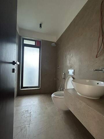 Room in 3 BHK Apartment at Lake Front Solitaire, Powai – for Sale