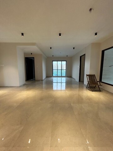 Room in 3 BHK Apartment at Lake Front Solitaire, Powai – for Sale