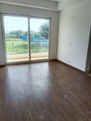 Room in 4 BHK Apartment at SS Linden, Sector 84 – for Rent