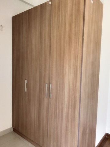 Furnished Amenities in 4 BHK Apartment at SS Linden, Sector 84 – for Rent