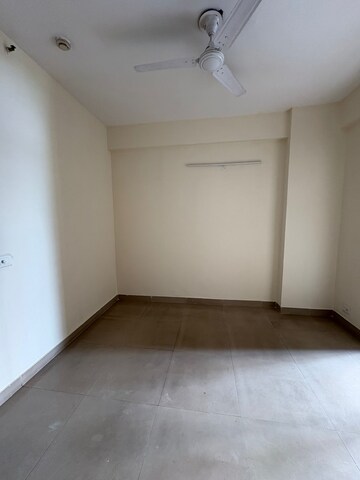 Room in 3 BHK Apartment at Mahagun Mywoods, Sector 16c Greater Noida – for Rent