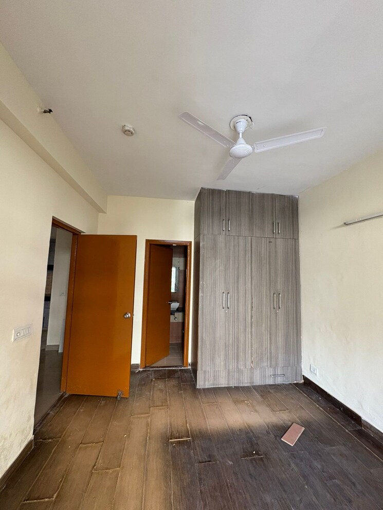 Bedroom, mahagun-mywoods 3 Bedroom 1370 Sq.Ft. Apartment In Sector 16c Greater Noida Greater Noida 9240341