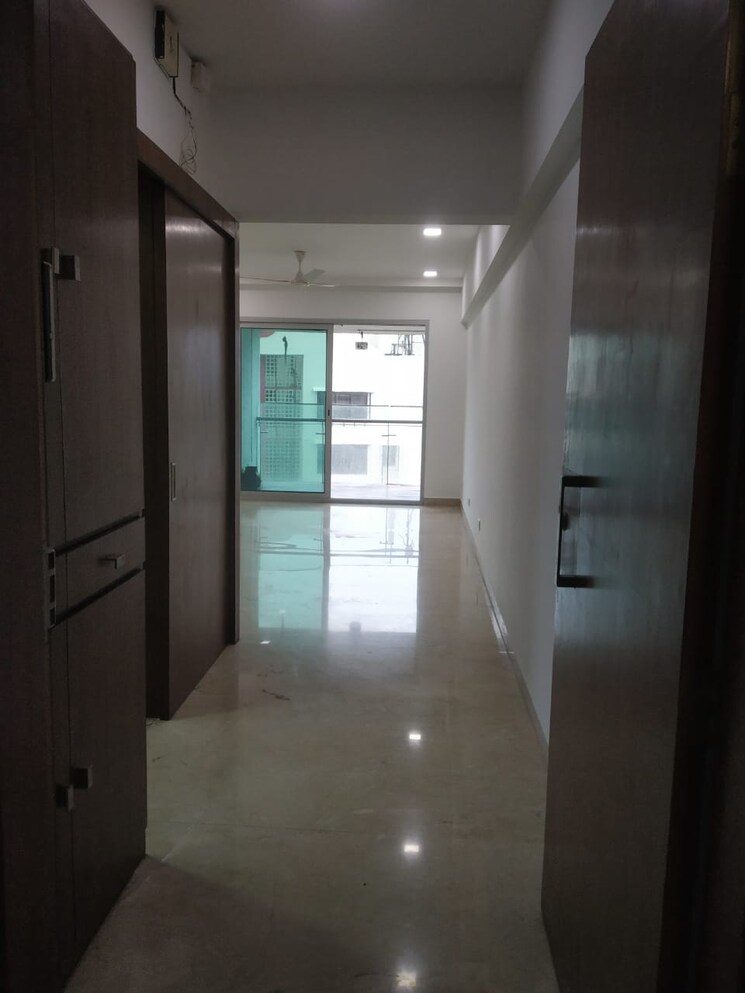 Room, db-woods 3 Bedroom 1500 Sq.Ft. Apartment In Goregaon East Mumbai 9240326