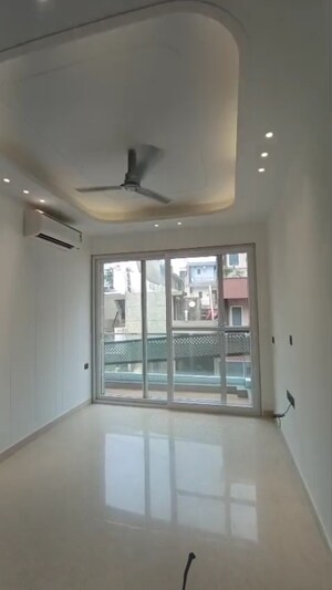Room in 2 BHK Builder Floor at Lajpat Nagar 4 – for Rent
