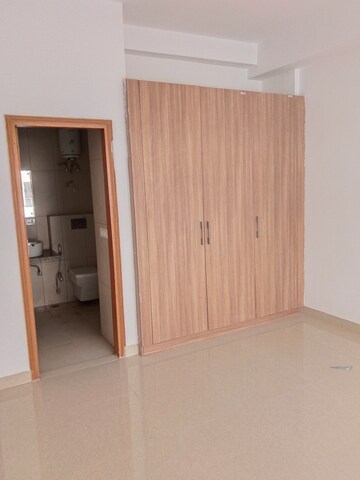 Room in 4 BHK Apartment at SS Linden, Sector 84 – for Rent