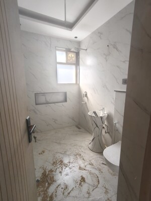 Bathroom in 3 BHK Villa at Sector 43 – for Rent