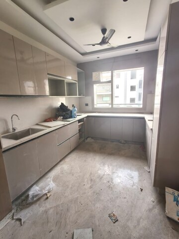 Kitchen in 3 BHK Villa at Sector 43 – for Rent