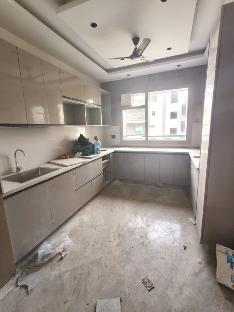 Kitchen, sector 43 3 Bedroom 300 Sq.Yd. Villa In Sector 43 Noida 9240362