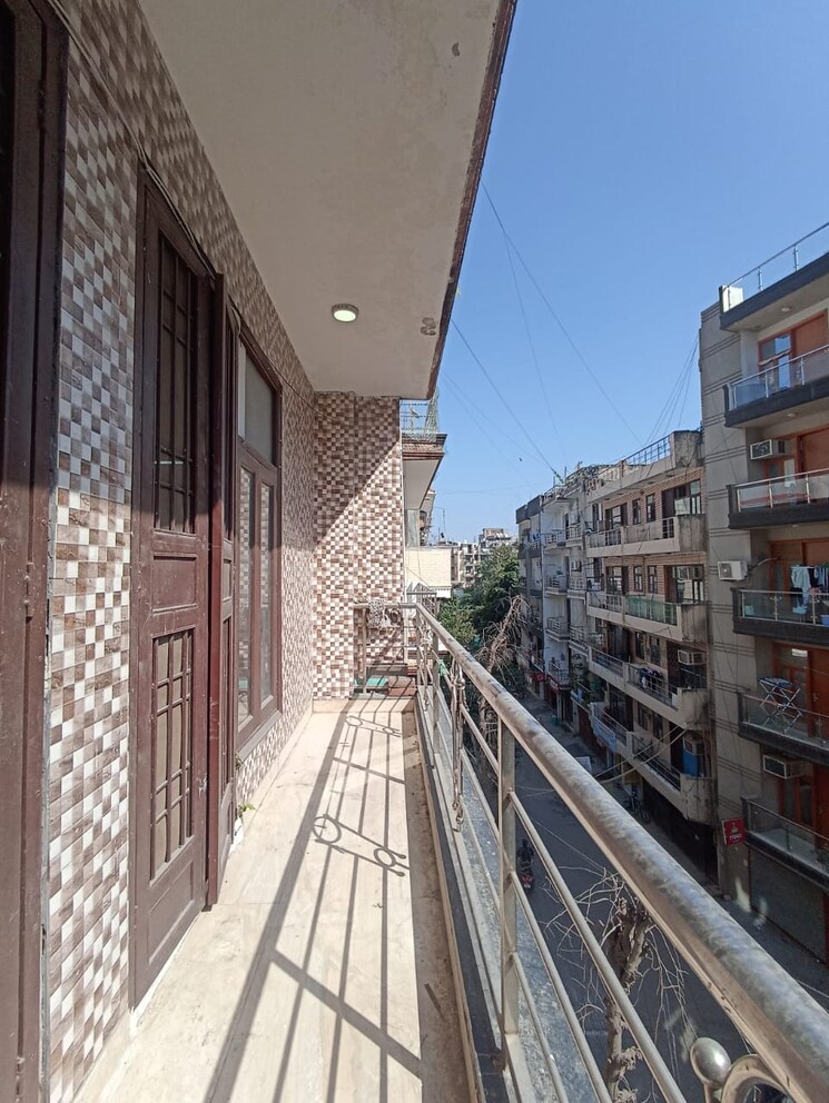 Exterior View, freedom fighters enclave 3 Bedroom 1500 Sq.Ft. Builder Floor In Freedom Fighters Enclave Delhi 9240384