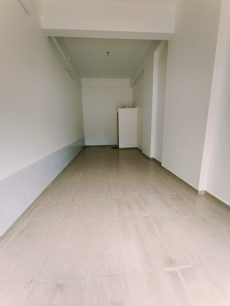 Room, vashi sector 9 Commercial Shop 300 Sq.Ft. In Vashi Sector 9 Navi Mumbai 9240381