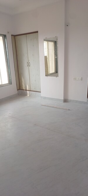  Shop For Sale in Green Valley CHS, Wanwadi