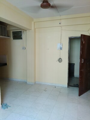 1 RK Apartment For Rent in Malad West