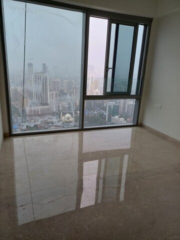 Room in 2 BHK Apartment at Piramal Aranya, Byculla – for Rent