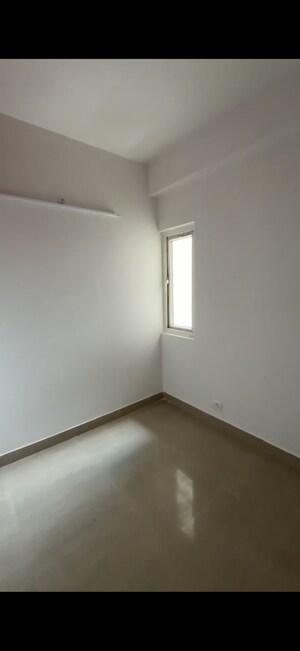 Room in 2 BHK Apartment at Fusion Homes, Tech Zone 4 Greater Noida – for Sale