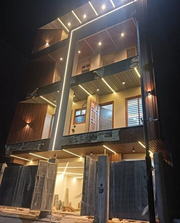 3 BHK Builder Floor For Sale in BPTP District, Sector 81