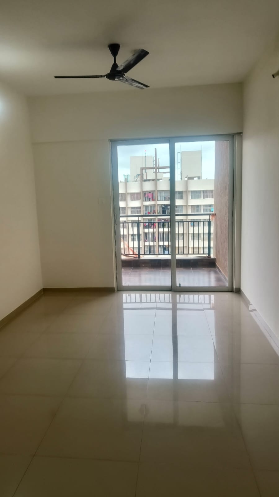 2 BHK + Extra Room Apartment For Rent in Kolte Patil Life Republic