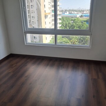 Room in 3 BHK Apartment at Hero Homes Phase 2, Sector 104 – for Rent