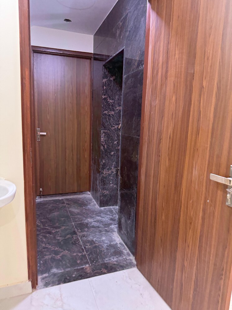 undefined, molarband 3 Bedroom 94 Sq.Yd. Builder Floor In Molarband Delhi 9240533