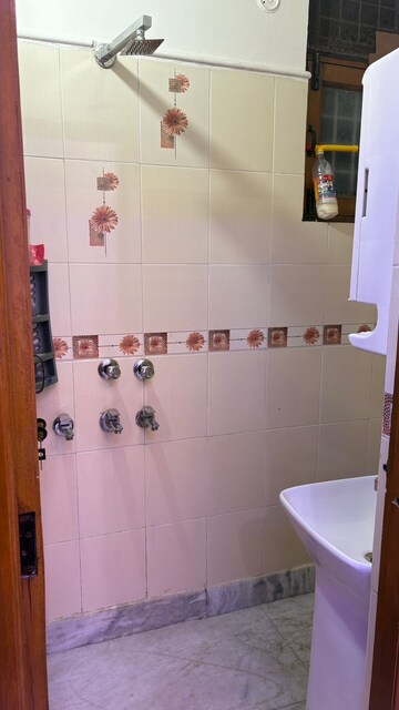  2 BHK Builder Floor at Vaishali Sector 6 – for Sale