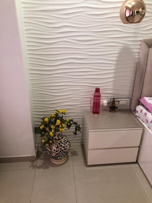 Furnished Amenities in 2 BHK Apartment at Bunch Berry, Andheri West – for Sale