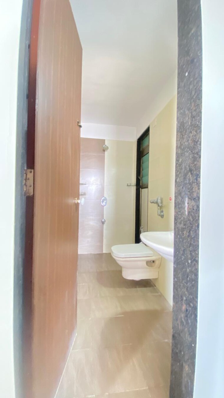 Bathroom, neelkanth-greens 2 Bedroom 752 Sq.Ft. Apartment In Manpada Thane 9240613