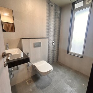 Living Room in 1.5 BHK Apartment at Sheth Avante, Mumbai Central Suburbs – for Rent