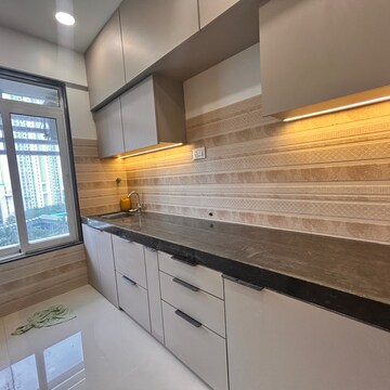 Kitchen in 1.5 BHK Apartment at Sheth Avante, Mumbai Central Suburbs – for Rent