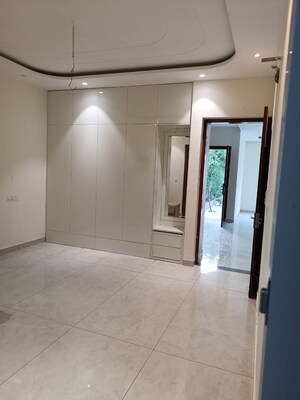 Room in 3 BHK Independent House at Sector 127 – for Sale