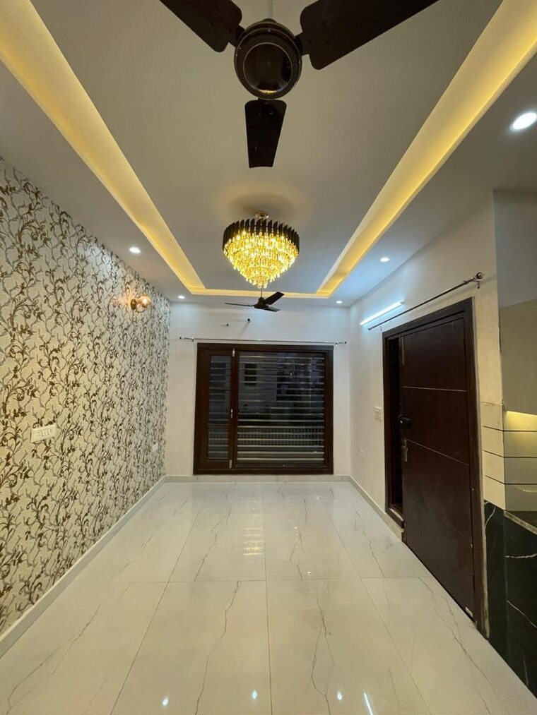 Room, kharar road 3 Bedroom 110 Sq.Yd. Independent House In Kharar Road Mohali 9240650