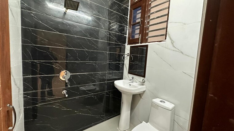 Attached Bathroom, kharar road 3 Bedroom 110 Sq.Yd. Independent House In Kharar Road Mohali 9240650