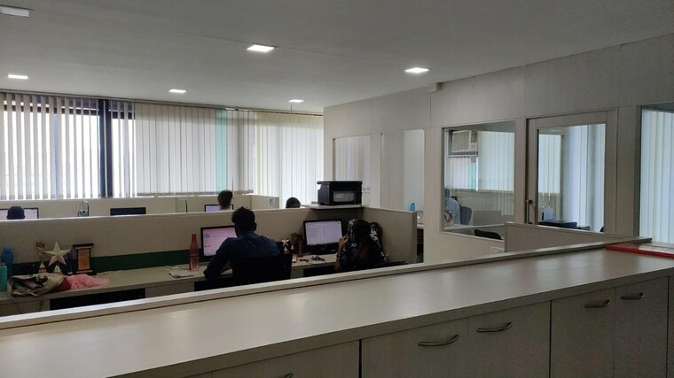 Team Area, satra-plaza Commercial Office Space 1000 Sq.Ft. In Vashi Sector 19d Navi Mumbai 9240649