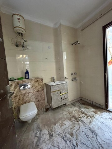 Bathroom in 3 BHK Apartment at Ansal Plaza Sector-23, Sector 23 – for Rent
