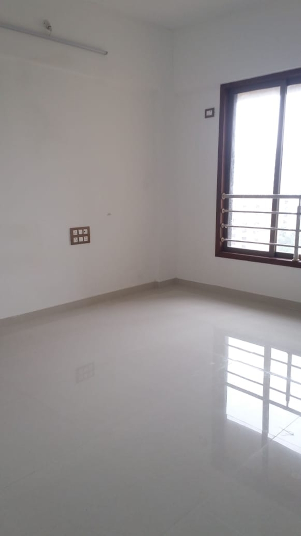 2 BHK + Extra Room Apartment For Sale in Andheri West