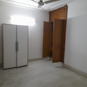 Room in 3 BHK Apartment at Pragya Kunj  Apartments, Kailash Colony – for Rent
