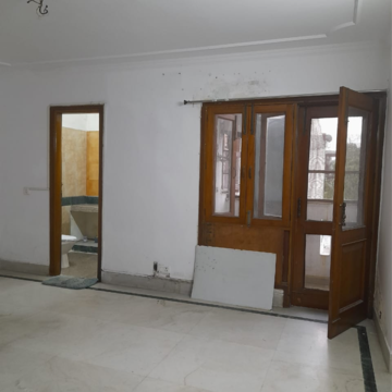 Room in 3 BHK Apartment at Pragya Kunj  Apartments, Kailash Colony – for Rent