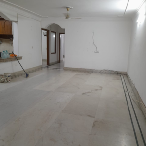 Room in 3 BHK Apartment at Pragya Kunj  Apartments, Kailash Colony – for Rent