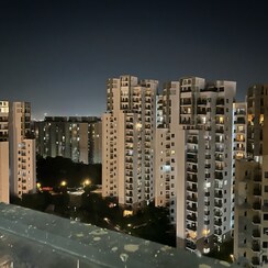 3 BHK + Servant Room Apartment For Sale in Unitech Uniworld Gardens