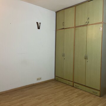 Room in 3 BHK Apartment at Unitech Uniworld Gardens, Islampur – for Sale