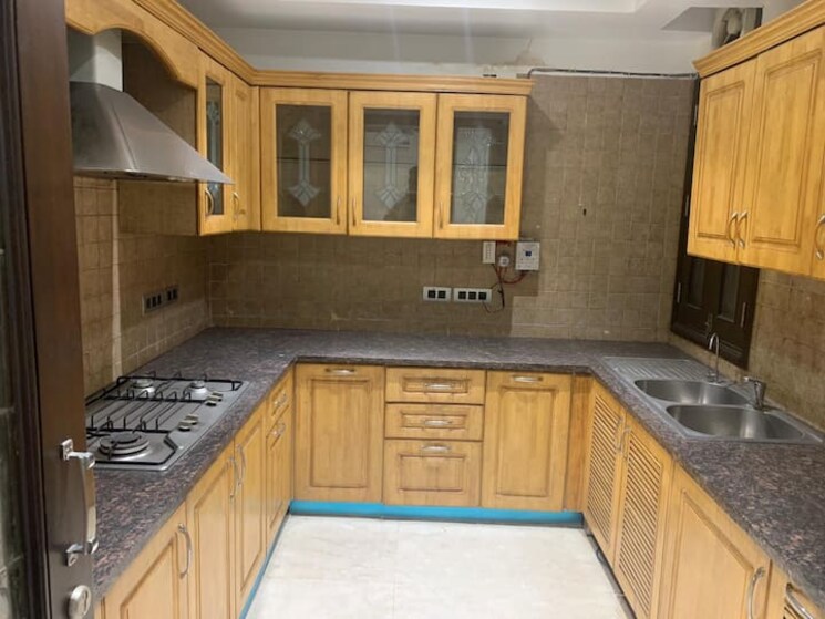 Kitchen, defence colony 2.5 Bedroom 217 Sq.Yd. Builder Floor In Defence Colony Delhi 9240673