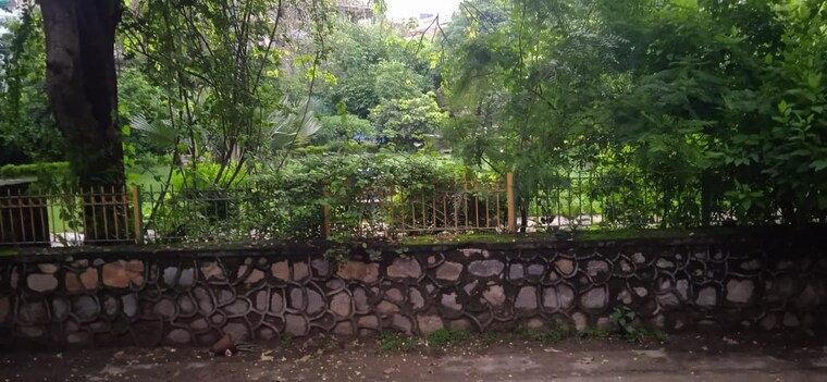 Master Bedroom, defence colony 2.5 Bedroom 217 Sq.Yd. Builder Floor In Defence Colony Delhi 9240673