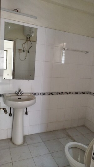 Bathroom in 3 BHK Apartment at Ardee City Palm Grove Heights, Sector 52 – for Rent