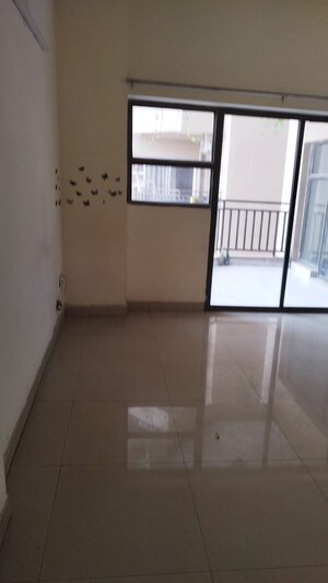 Room in 3 BHK Apartment at Ardee City Palm Grove Heights, Sector 52 – for Rent