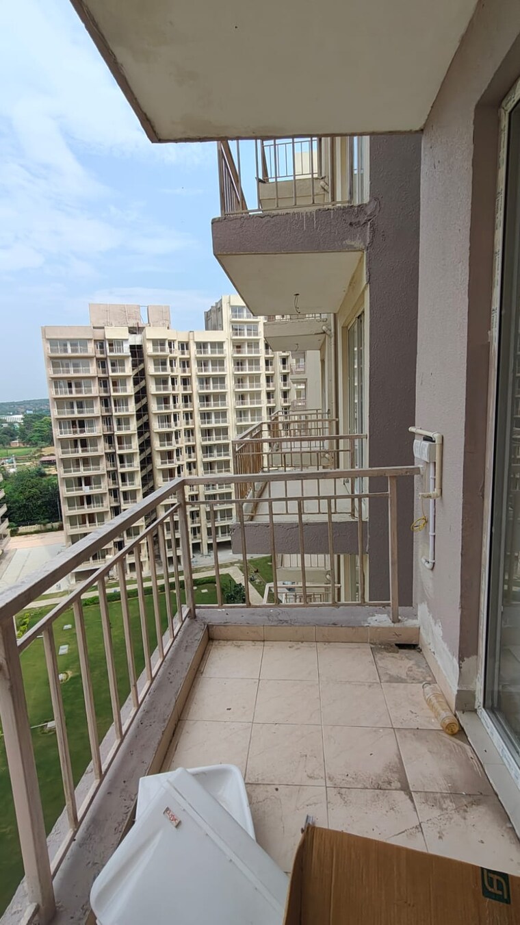 Balcony, bedarwals-sixty-three-golf-drive 2 Bedroom 1050 Sq.Ft. Apartment In Sector 63 Gurgaon 9240679